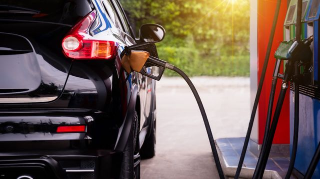 Benzina și motorina ating noi prețuri record