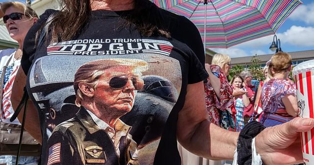 Republicanos y demócratas se enzarzan en su ‘guerra contra la democracia’