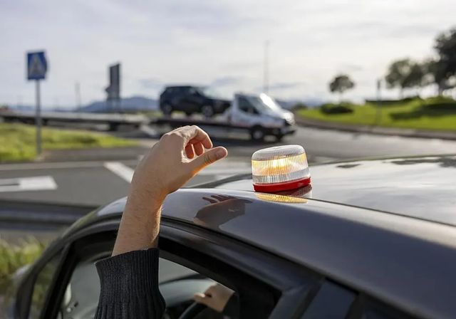 Las 'grúas pirata', una estafa que acecha tras una avería en carretera