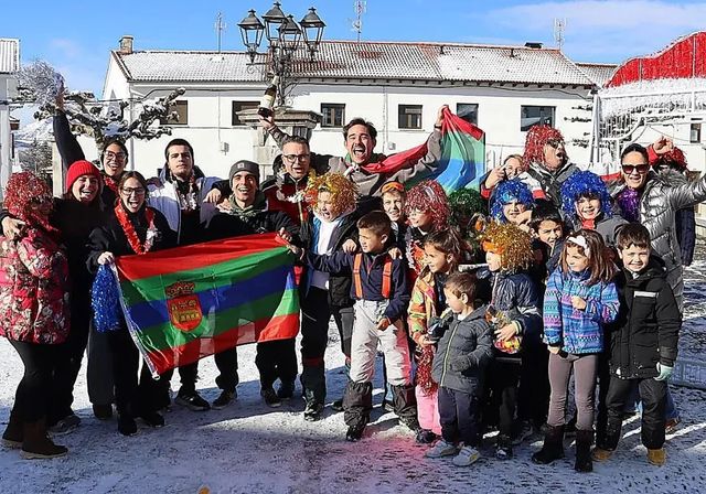 La comisión de fiestas de Villamanín cobra el Gordo e inicia el trámite del reparto