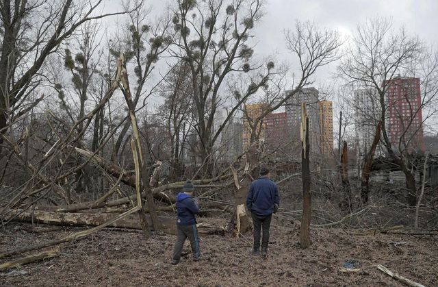 'Massicci raid su Kiev, a Odessa colpite strutture mediche'