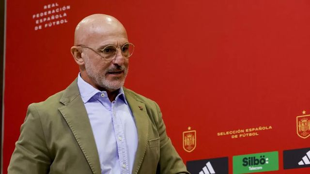 Asencio e Iñigo Martínez agitan la defensa de La Roja