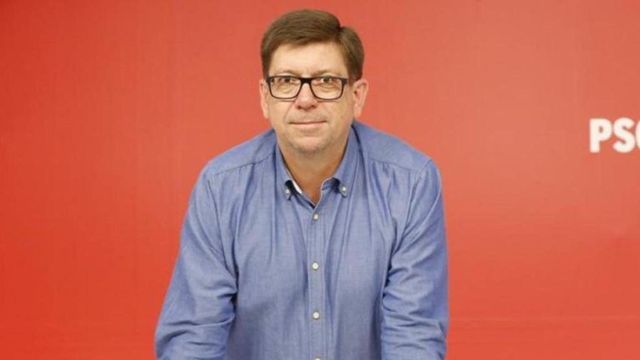 Ferraz se disculpa ante su base por “no haber arropado suficiente” a las denunciantes de Paco Salazar