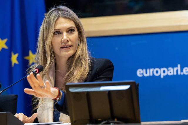 Qatargate, Eva Kaili fa causa al Parlamento europeo