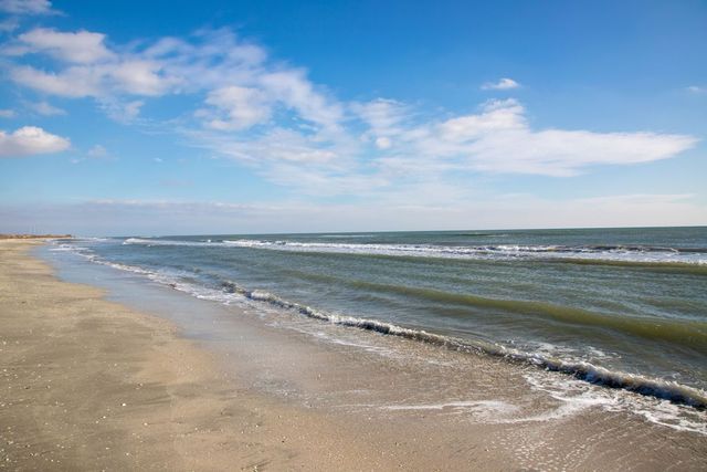 Se poate face din nou baie în mare, la Vadu și la Corbu