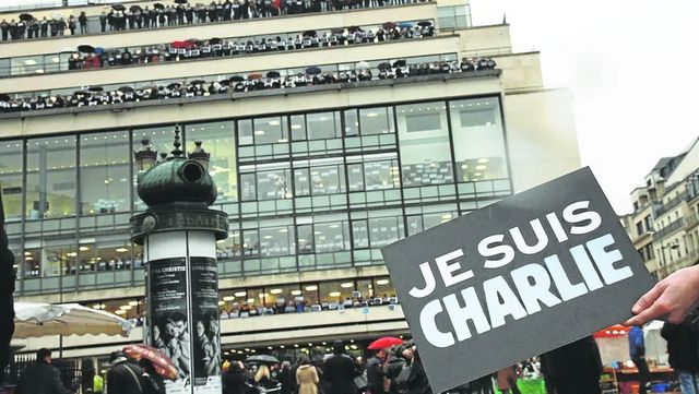 Francia se pregunta por el espíritu Charlie Hebdo diez años después del atentado