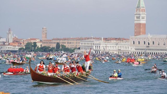 Record storico del turismo nel 2023, 451 milioni presenze