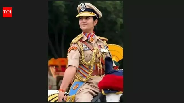 Woman officer leads all-male CRPF contingent at Republic Day parade