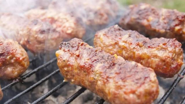 Ne-au blocat exporturile de carne tocată și de salamuri crud-uscate