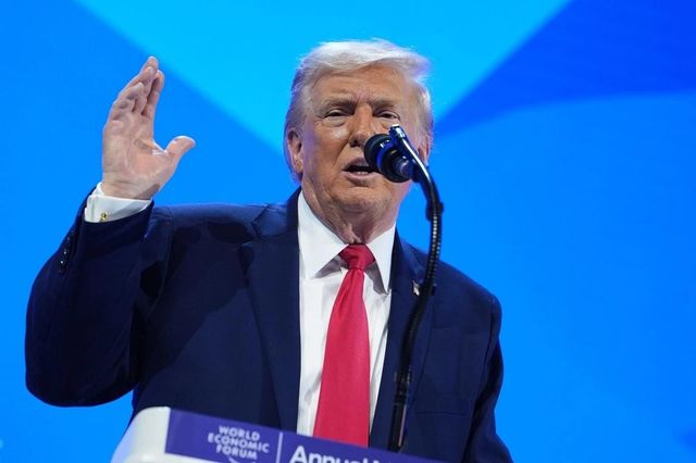 Trump obvinil Čínu z vměšování do voleb roku 2020, nechal odtajnit dokumenty a vyhrožuje médiím, která nevysílala jeho projev