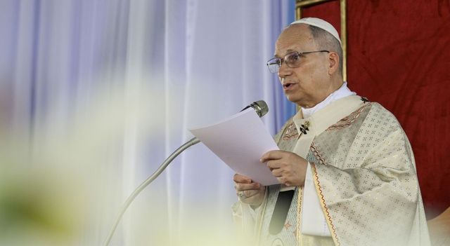 Il Papa, non è mio interesse dibattere con Trump