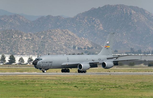 Avioanele americane de realimentare, staționate la București, au efectuat primele misiuni la sud de Cipru