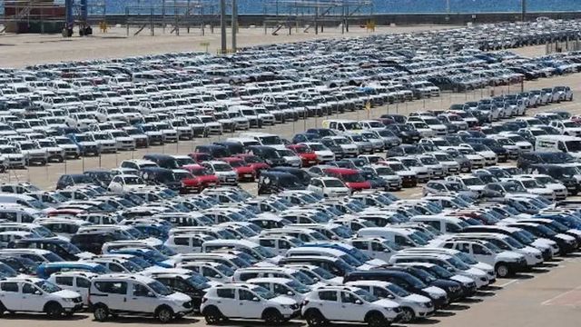 La producción de coches en España se desploma un 27% en un «momento crítico» para el sector