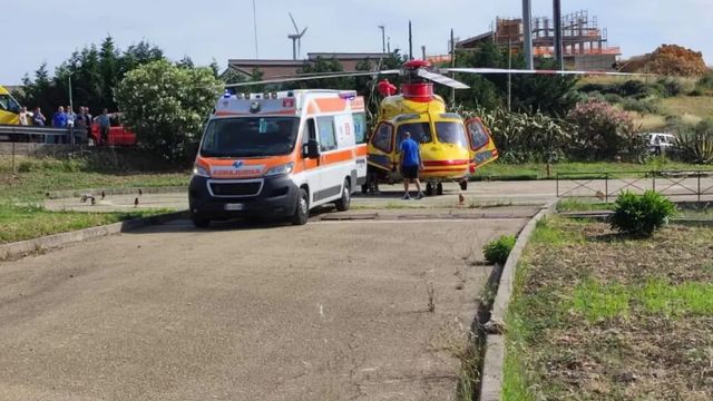 Una bimba di 4 anni morta e sette feriti in uno scontro tra tre auto sulla statale 51 Alemagna