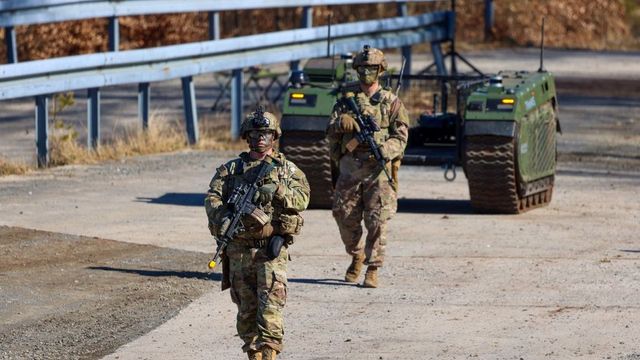 Тръмп обмисля да намали броя на американските войници в Германия