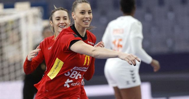 Női kézi-vb: Montenegró nyert, legalább egy pont kell a svédek elle