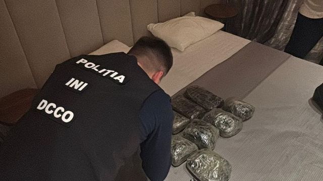 Aproape 10 kilograme de droguri de circa 5 milioane de lei,…