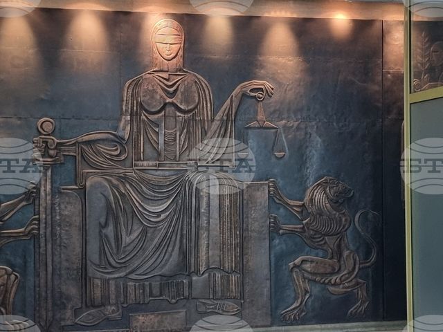 Работник е загинал по време на отстраняване на ВиК авария в Лясковец