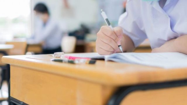 Începe sesiunea suplimentară a examenelor naționale. Elevii susțin astăzi proba la istorie