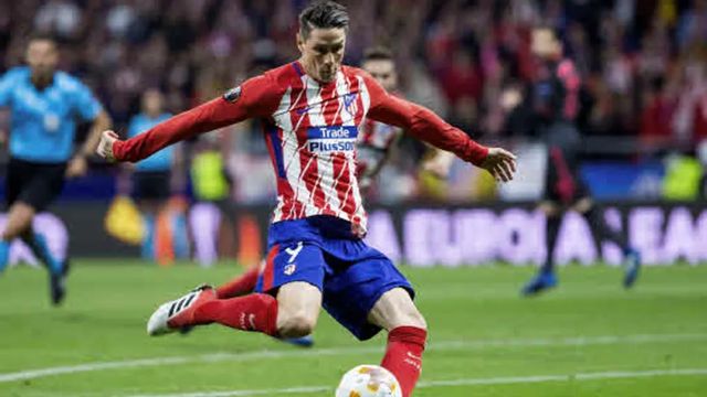 El Atlético de Madrid asciende a Fernando Torres