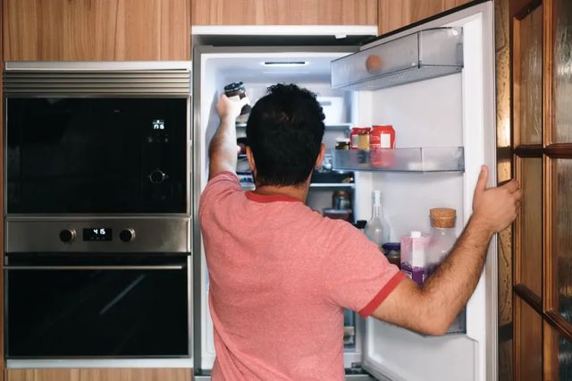 Precio de la luz para hoy, 15 de diciembre, por horas: cuándo es más barata y más cara