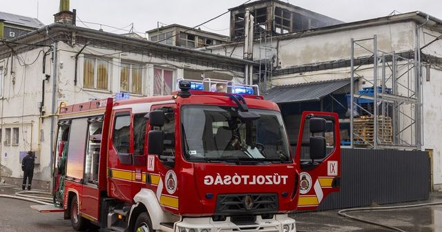 Meghalt egy idős férfi, miután kigyulladt egy újpalotai ikerház