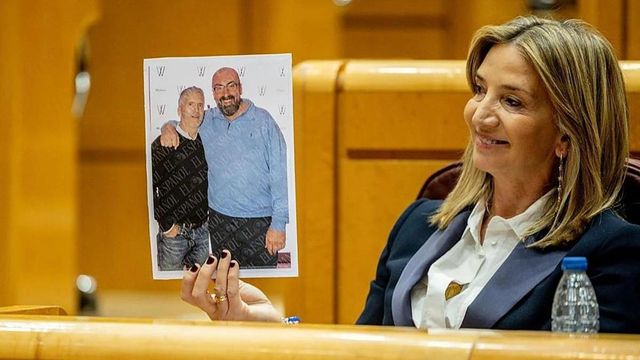 Marlaska llama “niña” a la portavoz del PP en el Senado por mostrarle la fotografía con Koldo publicada por El Español