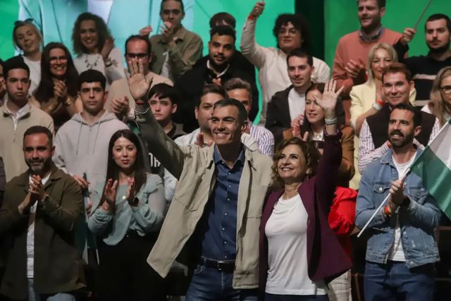 Pedro Sánchez azuza a los suyos: «Hay partido hasta el minuto 90, vamos a sudar la camiseta»