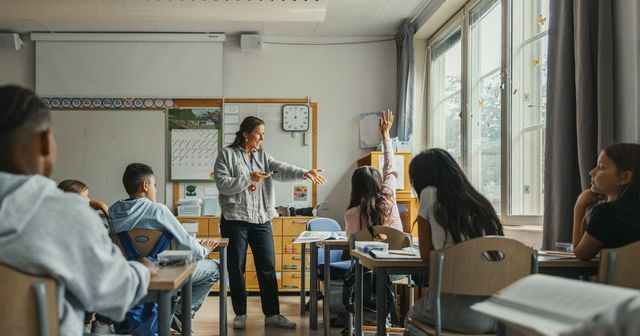 MIPE a virat prima de carieră didactică pentru peste 183.000 de profesori și cadre didactice auxiliare