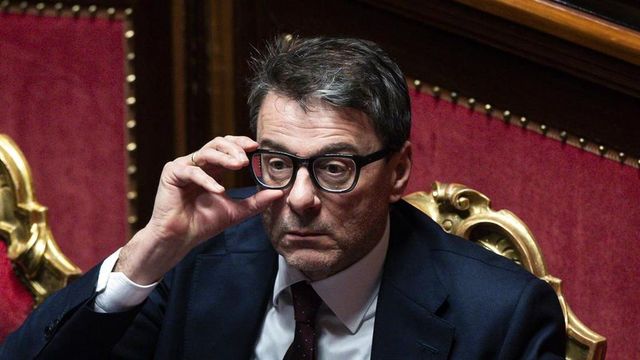 Requisiti per andare in pensione, Giorgetti: 'Io sono per la sterilizzazione degli aumenti'