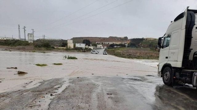 Varias carreteras cortadas por las lluvias en la provincia de Almería