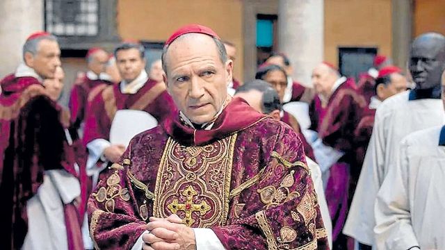 Lucha de sotanas por el poder en el Vaticano