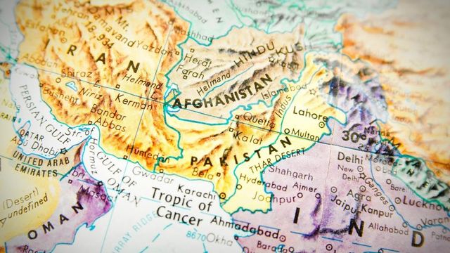 Iranul închide din nou Strâmtoarea Ormuz, din cauza atacurilor Israelului în Liban, și pune sub semnul întrebării armistițiul