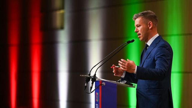 Magyar Péter felfüggesztené a közmédia hírszolgáltatását a sajtószabadság jegyében