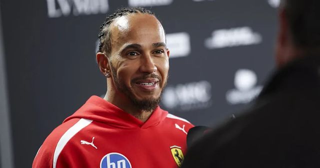 Lewis Hamilton és Kim Kardashian szenvedélyesen csókolózott a tengerparton