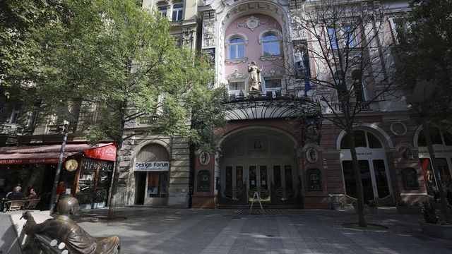 Közleményt adott ki az Operettszínház, részletesen elszámoltak Orbán János Dénes kifizetéseivel