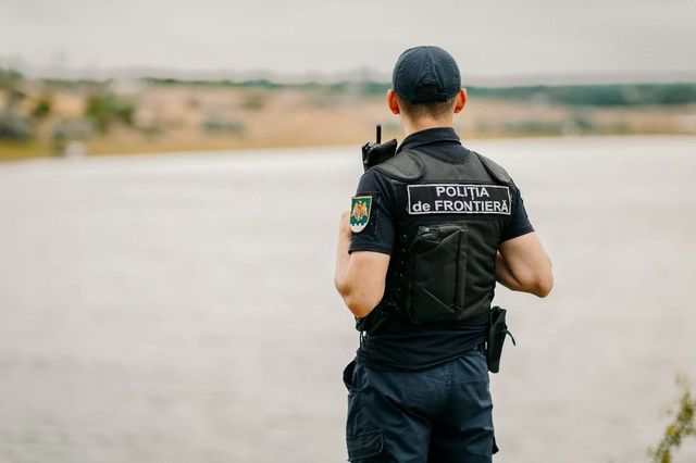 Un polițist de frontieră s-a împușcat cu arma din dotare