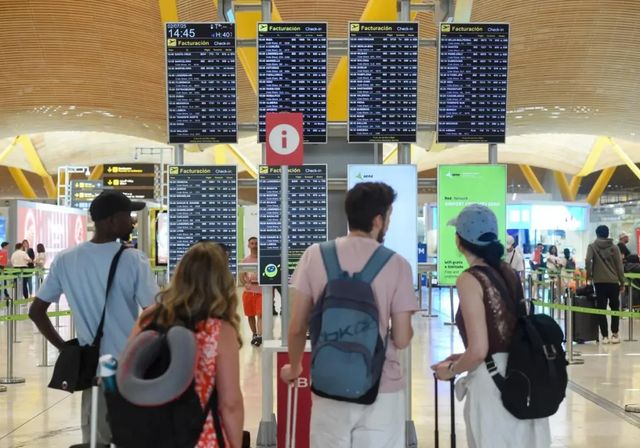 Consumo abre expediente sancionador a una nueva aerolínea low cost