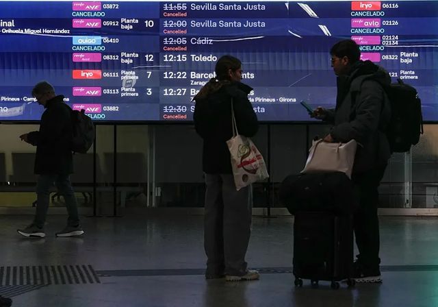 Adif extiende hasta final de año los 25 minutos extra en el trayecto Madrid-Barcelona