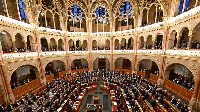 Kétnapos üléssel kezdődik a parlament őszi ülésszaka