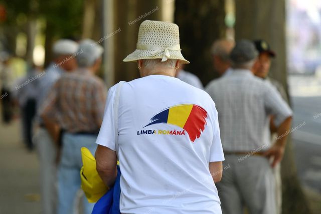 Aproape 10 mii de adulți au beneficiat de cursuri gratuite de limba română