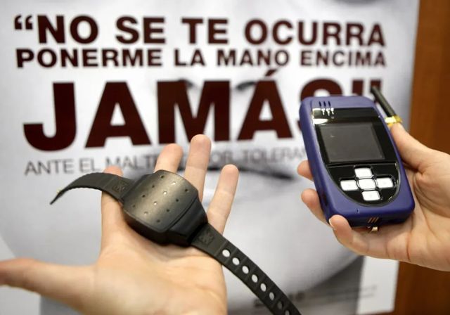 «Muy pocos» sobreseimientos y absoluciones a maltratadores por un fallo técnico en las pulseras telemáticas