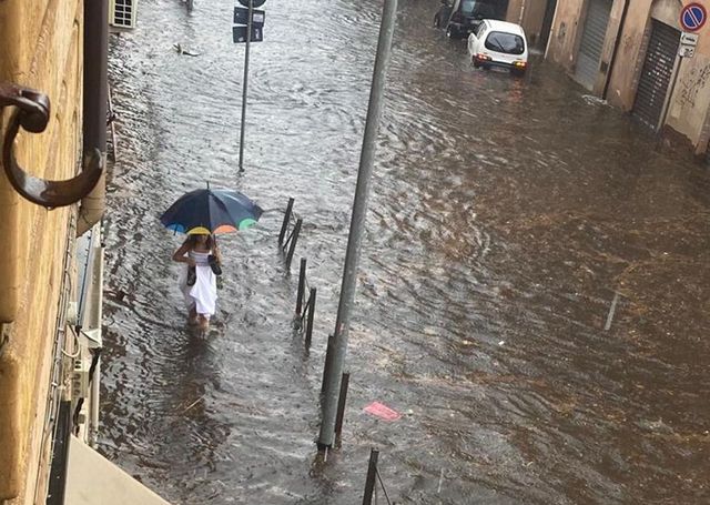 Bomba d’acqua su Roma, allagamenti e forte pioggia in centro