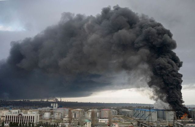 Kiev, bombardamento su condominio ad Odessa, 10 morti