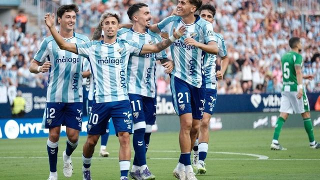 Dónde ver gratis el Málaga CF - Real Betis del Trofeo Costa del Sol