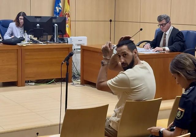 A juicio el acusado de asesinar a tiros a un hombre delante de su hijo en Valencia