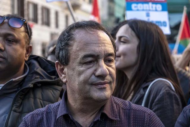 Migranti, definitiva la condanna di Mimmo Lucano a 18 mesi per falso