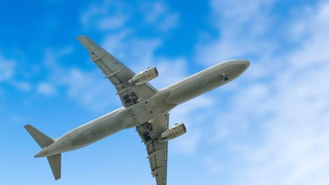 Възобновени са международните полети от Техеран за първи път от началото на войната