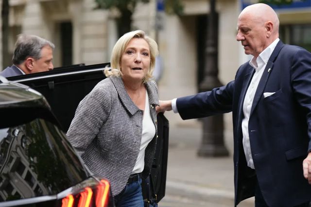 Lidera extremei drepte franceze, Marine Le Pen, anchetată pentru finanțare ilegală a campaniei prezidențiale din 2022