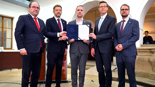 Opoziční strany vyjádřily v prohlášení podporu Dánsku a Grónsku